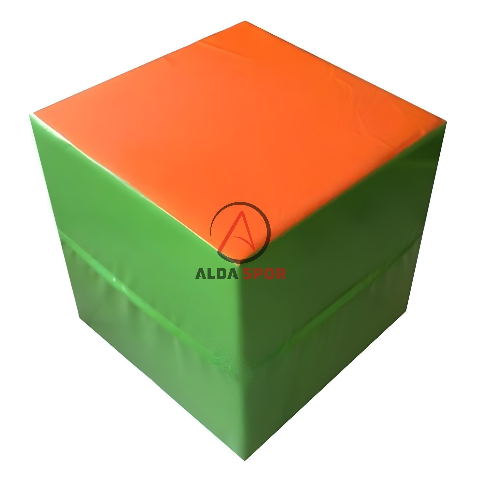 kup-minder-0-289c Cube Cushion - Image 1